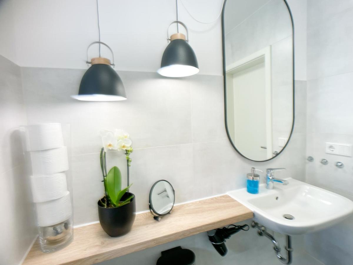 M-Style 01 Apartment Mit Terrasse Und Gasgrill, 24H Self-Check-In, Free Parking, Netflix Nuremberg Exterior photo