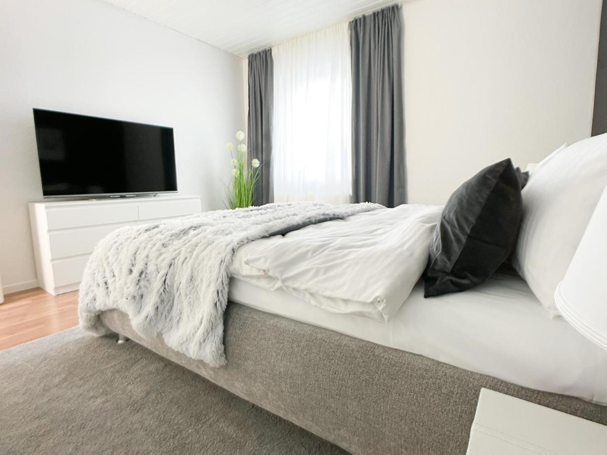 M-Style 01 Apartment Mit Terrasse Und Gasgrill, 24H Self-Check-In, Free Parking, Netflix Nuremberg Exterior photo