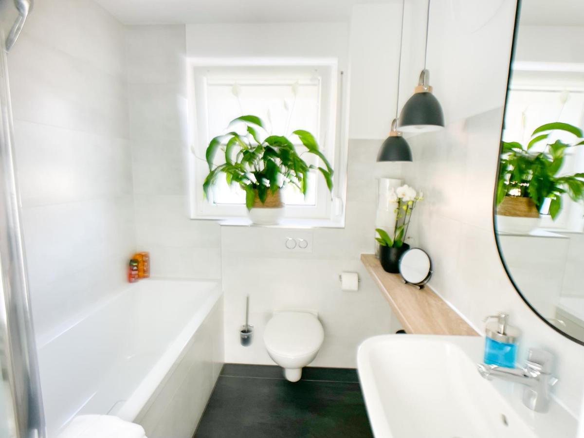 M-Style 01 Apartment Mit Terrasse Und Gasgrill, 24H Self-Check-In, Free Parking, Netflix Nuremberg Exterior photo